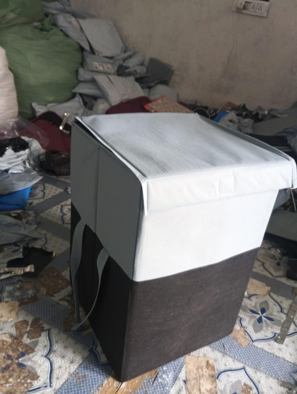 Laundry Bag - Foldable Laundry Basket With Lid & Handle